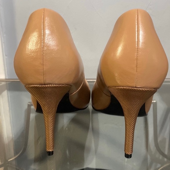 Classic Nude Leather Heels, size 10B NWOT. - Picture 4 of 14